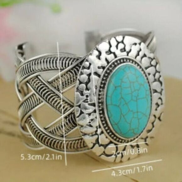 Ethnic Style Hollowed Geometric Twisted Bracelet, Jewelery Gift - Picture 9 of 9